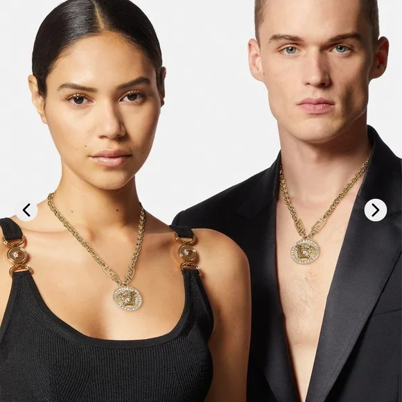 Authentic Gold MEDUSA CRYSTAL NECKLACE With COA. - Picture 3 of 10